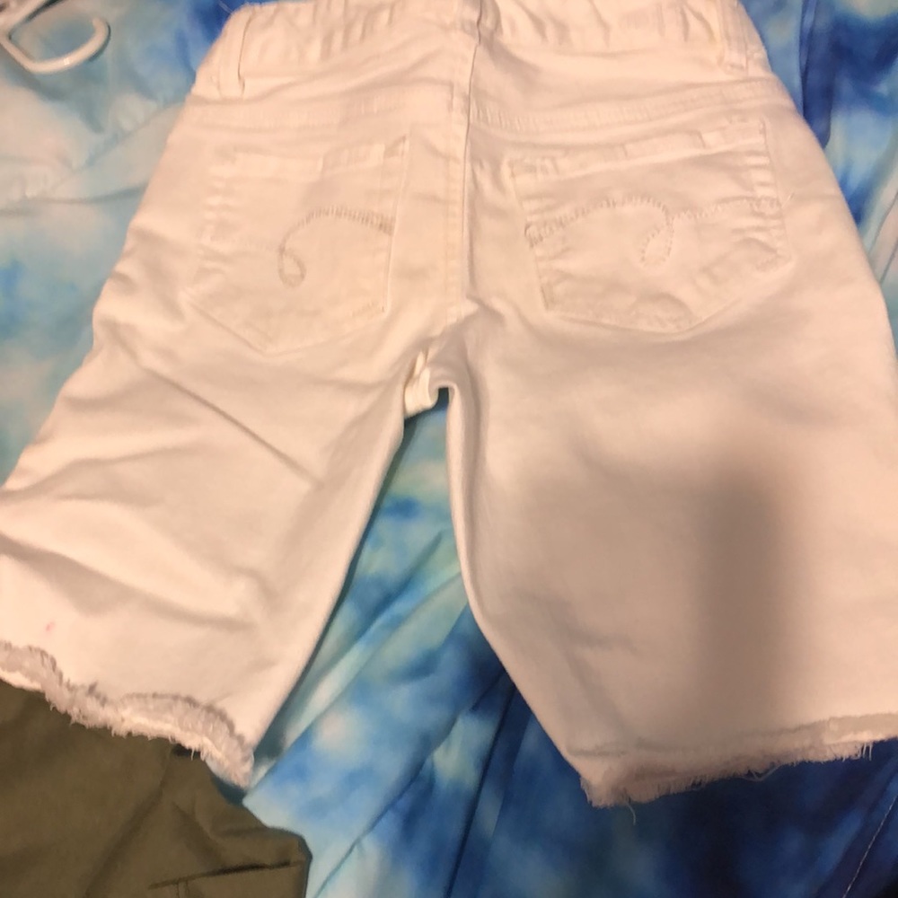 Shorts - Picture 2 of 2